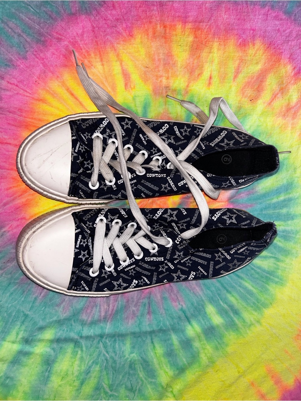 Women's Navy 'Cowboys' Low-Top Canvas Sneakers